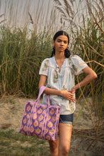 Load image into Gallery viewer, the GINKO top - light blue stripes with pink buta