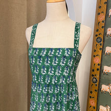 Load image into Gallery viewer, the SENF maxi - forest green w/ blue floral