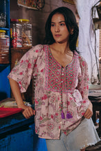 Load image into Gallery viewer, the CELERY top - soft pink jaal/lurex block printed