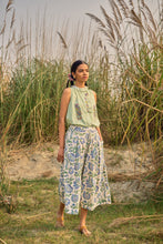 Load image into Gallery viewer, the GINGER pants - white and blue floral