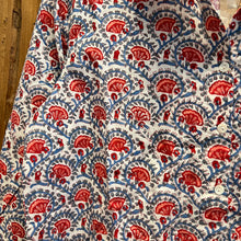 Load image into Gallery viewer, The BASIC shirt - white with pink floral
