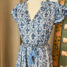 Load image into Gallery viewer, the CILANTRO midi - grey blue floral