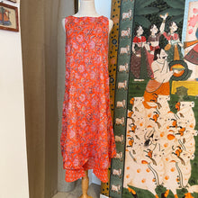 Load image into Gallery viewer, the KAFFIR midi - coral pink floral