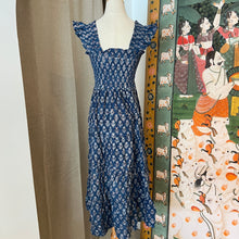 Load image into Gallery viewer, The PAPRIKA dress - indigo floral