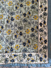 Load image into Gallery viewer, Quilts/bed spread- Queen size