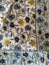 Load image into Gallery viewer, Quilts/bed spread- Queen size