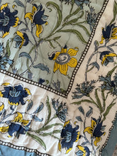 Load image into Gallery viewer, Quilts/bed spread- Queen size