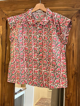Load image into Gallery viewer, Sesame top - white with pink vines