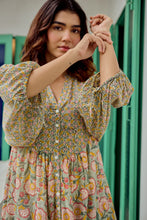 Load image into Gallery viewer, the CHILLI midi - pastel green floral