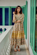 Load image into Gallery viewer, the CHILLI midi - pastel green floral