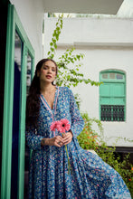 Load image into Gallery viewer, the V-NECK maxi - Blue fun floral