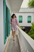 Load image into Gallery viewer, The NUTMEG mini - white with delicate buti
