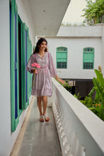 Load image into Gallery viewer, The NUTMEG mini - white with delicate buti