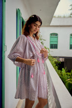 Load image into Gallery viewer, The NUTMEG mini - white with delicate buti