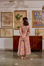 Load image into Gallery viewer, The CAROM midi - soft pink floral