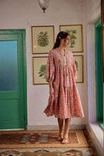 Load image into Gallery viewer, The WASABI midi - soft pink floral