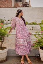 Load image into Gallery viewer, the CHILLI maxi - white & purple floral
