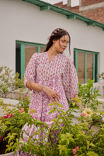 Load image into Gallery viewer, the CHILLI maxi - white & purple floral