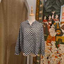Load image into Gallery viewer, The CLOVE top - black & white checks