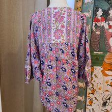Load image into Gallery viewer, the MINT top - Lavender w/ pink navy floral