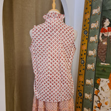Load image into Gallery viewer, the BASIL top - white w/ pink butis