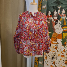 Load image into Gallery viewer, The CLOVE top - Maroon red w/colourful floral