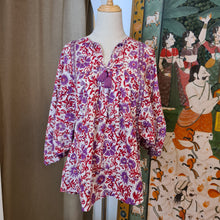 Load image into Gallery viewer, the NUTMEG top - white w/ red purple floral