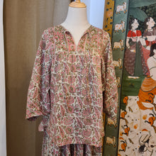 Load image into Gallery viewer, the MINT top - sage green w/ pink floral