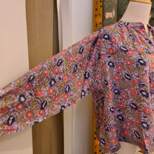 Load image into Gallery viewer, The CLOVE top - Lavender w/pink navy floral
