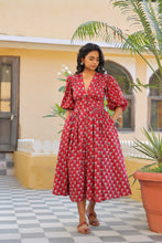 Load image into Gallery viewer, the ANISE midi - deep red with butis
