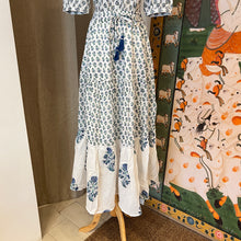 Load image into Gallery viewer, CINNAMON skirt - white w/ blue butis
