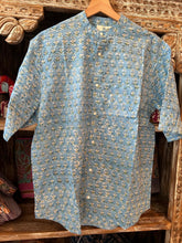 Load image into Gallery viewer, Men’s Mandarin collar shirt - soft blue

