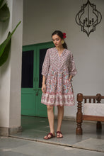 Load image into Gallery viewer, the CHILLI mini - white &amp; brown floral
