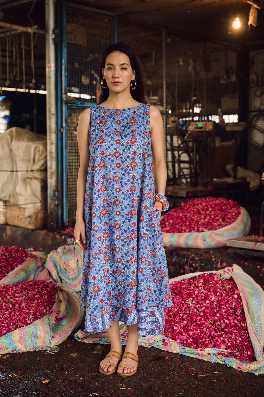 the KAFFIR midi - blue with red floral