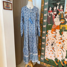 Load image into Gallery viewer, the Thyme maxi - greyish blue floral
