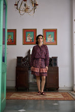 Load image into Gallery viewer, the DILL skirt - vintage navy with red floral

