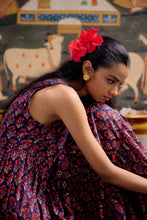 Load image into Gallery viewer, The BORAGE MIDI dress - vintage Navy with Red butis
