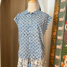 Load image into Gallery viewer, Sesame top - soft blue butis
