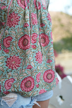 Load image into Gallery viewer, the MINT top - Turquoise blue with pink floral
