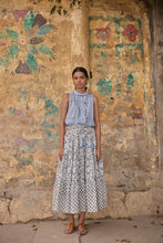 Load image into Gallery viewer, the TIERED skirt - white and blue floral

