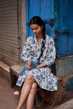 Load image into Gallery viewer, the SAFFRON mini - white and blue floral
