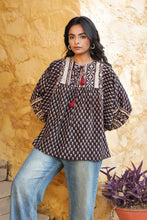Load image into Gallery viewer, the MINT top - black bagru
