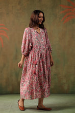 Load image into Gallery viewer, The NUTMEG midi - white &amp; pink floral
