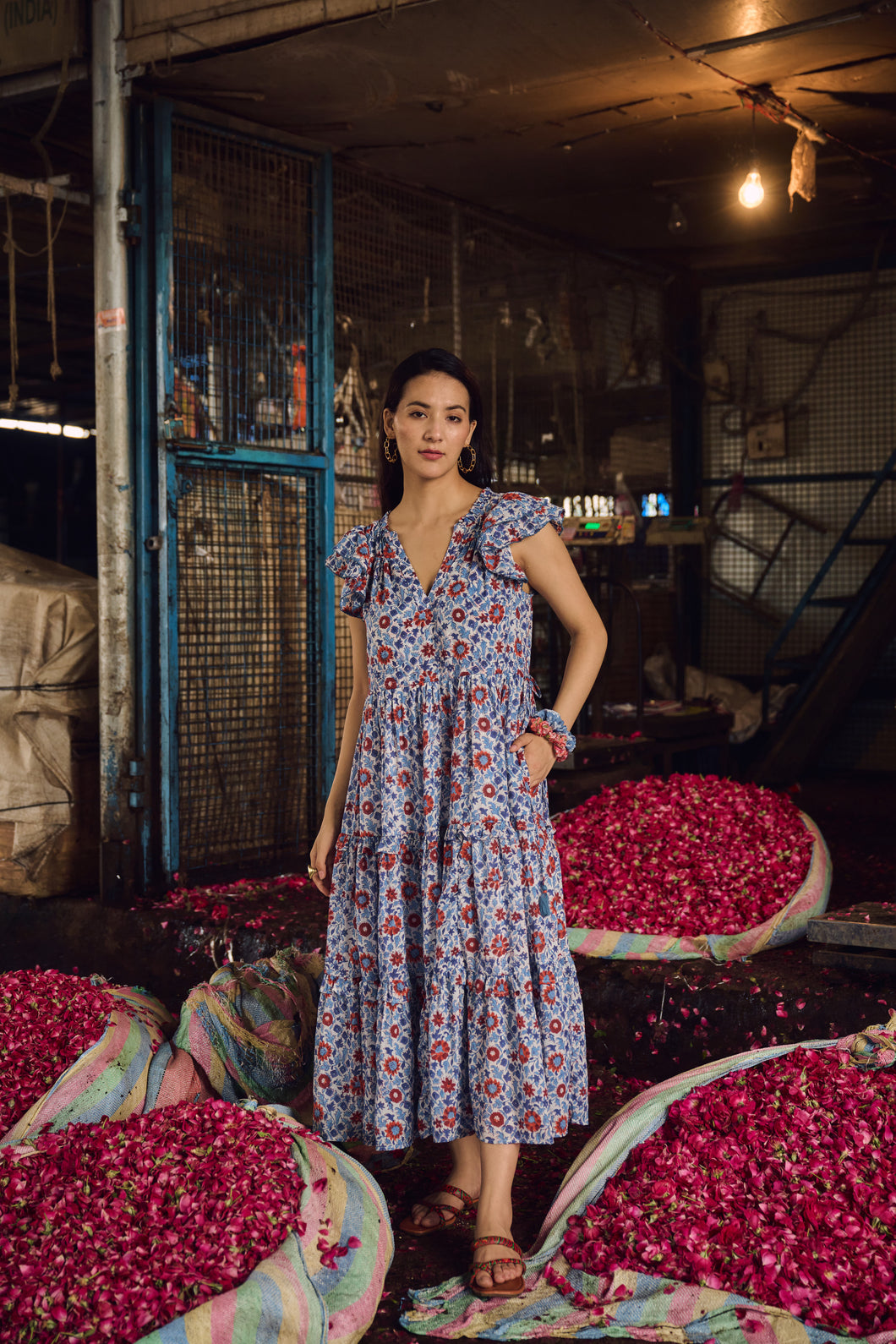 CILANTRO midi - white with blue red floral