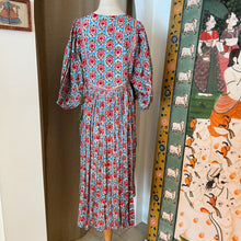 Load image into Gallery viewer, The NUTMEG midi - turquoise blue &amp; pink butis
