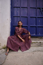 Load image into Gallery viewer, the ANISE midi - vintage navy with red butis
