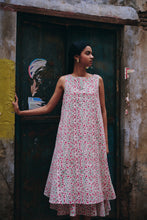 Load image into Gallery viewer, the KAFFIR midi - soft pink floral
