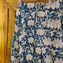 Load image into Gallery viewer, Rhubarb flared culottes - Dark Navy
