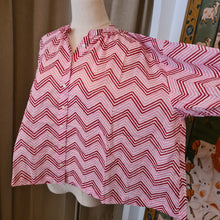 Load image into Gallery viewer, The CLOVE top - pink zig zag
