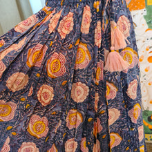 Load image into Gallery viewer, Panelled skirt with pockets - vintage grey
